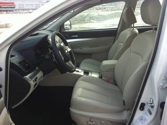 2011 Subaru Outback Photos