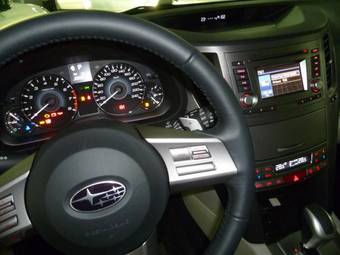 2011 Subaru Outback Pictures