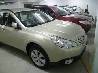 2011 Subaru Outback Photos