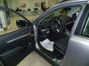 2011 Subaru Outback Pictures
