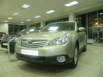 2011 Subaru Outback Pictures