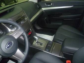 2011 Subaru Outback Images