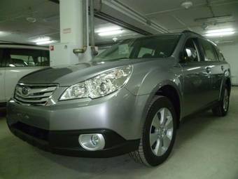 2011 Subaru Outback Pictures