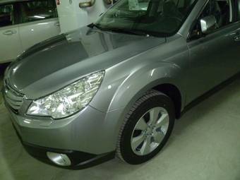 2011 Subaru Outback Photos