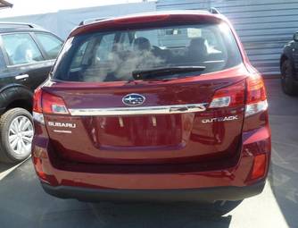2011 Subaru Outback Pictures