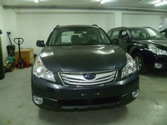 2011 Subaru Outback Photos