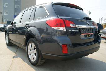 2011 Subaru Outback Pictures