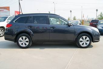 2011 Subaru Outback Images