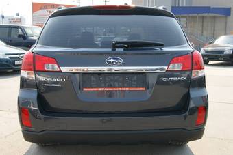 2011 Subaru Outback Pictures