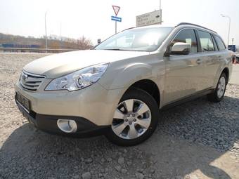 2012 Subaru Outback Pictures
