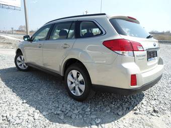 2012 Subaru Outback Pictures