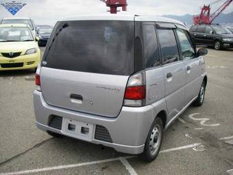 2003 Subaru Pleo Pictures