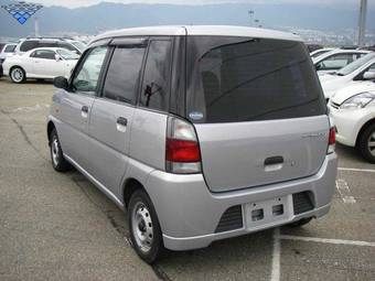 2003 Subaru Pleo Photos