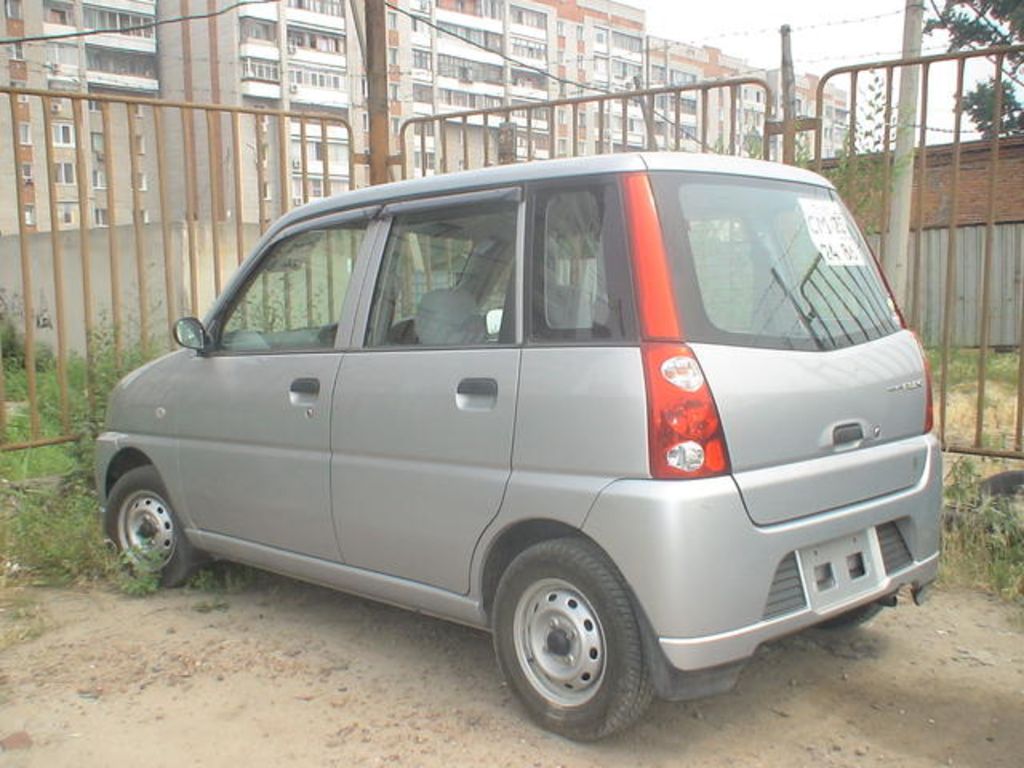 2004 Subaru Pleo