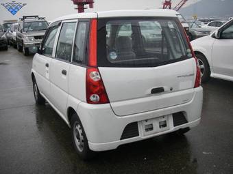 2004 Subaru Pleo Pictures