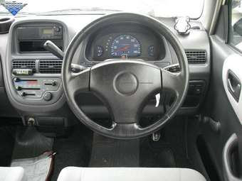 2005 Subaru Pleo Pictures