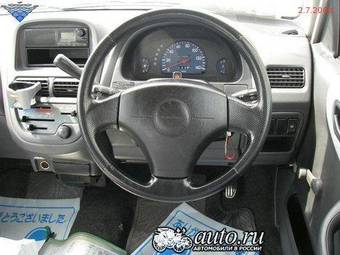 2005 Subaru Pleo Pictures