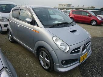 2003 Subaru R2 Images
