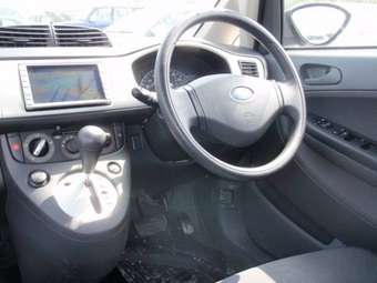 2004 Subaru R2 Pictures