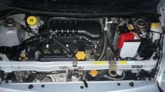 2004 Subaru R2 Pictures