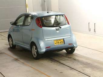 2004 Subaru R2 Pictures