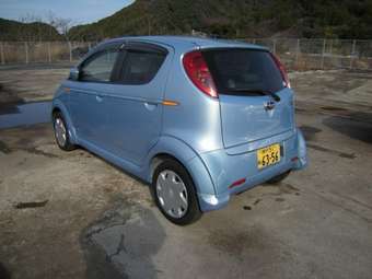 2004 Subaru R2 Pictures