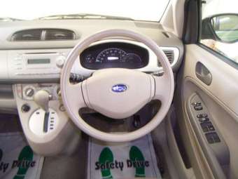 2004 Subaru R2 Pictures