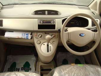 2004 Subaru R2 Photos