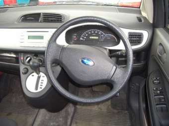 2004 Subaru R2 Pictures