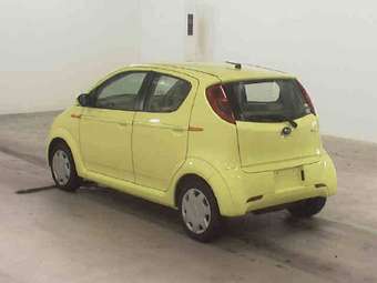 2004 Subaru R2 Photos