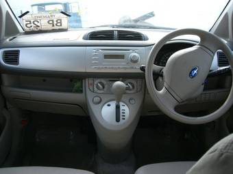 2004 Subaru R2 Pictures