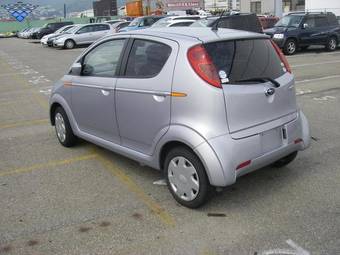 2004 Subaru R2 Photos