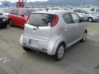 2004 Subaru R2 Pictures
