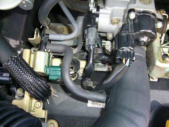 2004 Subaru R2 Pictures