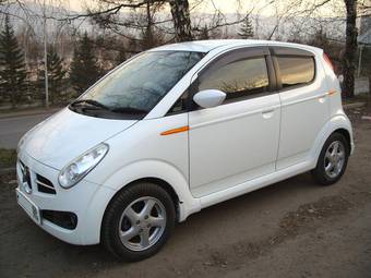 2004 Subaru R2 Images