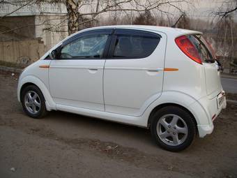 2004 Subaru R2 Pictures