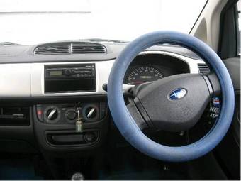 2004 Subaru R2 Photos