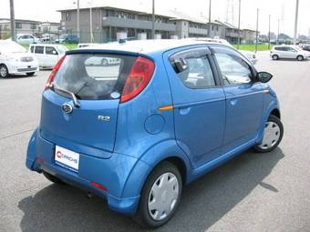 2004 Subaru R2 Pictures