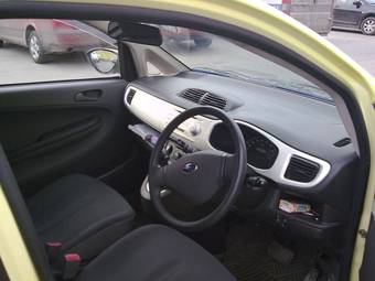 2004 Subaru R2 Pictures