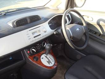 2004 Subaru R2 Photos