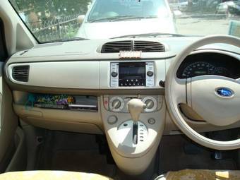 2004 Subaru R2 Pictures