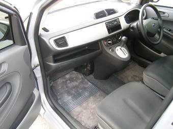 2004 Subaru R2 Pictures