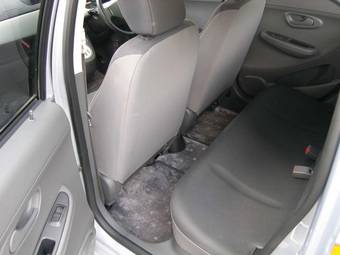 2004 Subaru R2 Photos