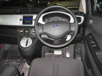 2005 Subaru R2 Photos