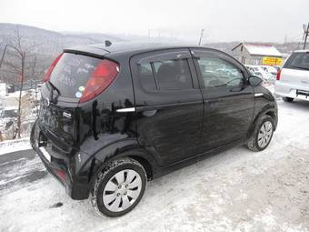 2005 Subaru R2 Photos