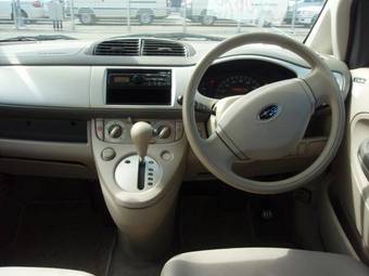 2005 Subaru R2 Photos