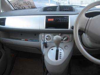2005 Subaru R2 Pictures