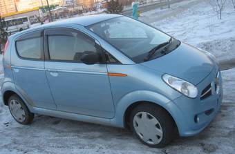 2005 Subaru R2 Pictures