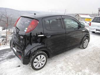 2005 Subaru R2 Photos