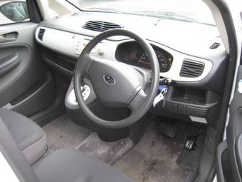 2005 Subaru R2 Photos